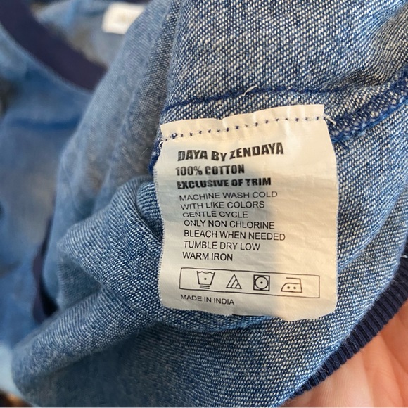 DAYA BY ZENDAYA Denim Crewneck Pullover Medium RARE - Picture 6 of 6